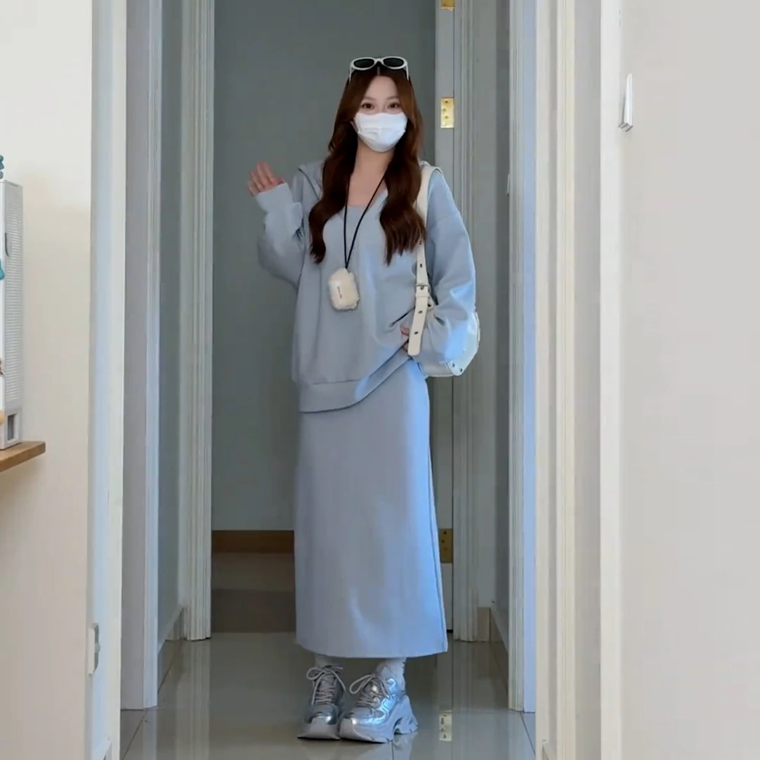 浅蓝色连帽卫衣套装裙女2025秋季新款韩系慵懒风宽松背心裙两件套