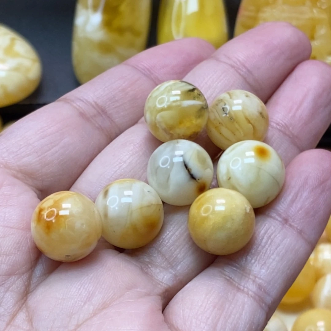琥珀未镶嵌颈饰天然蜜蜡
