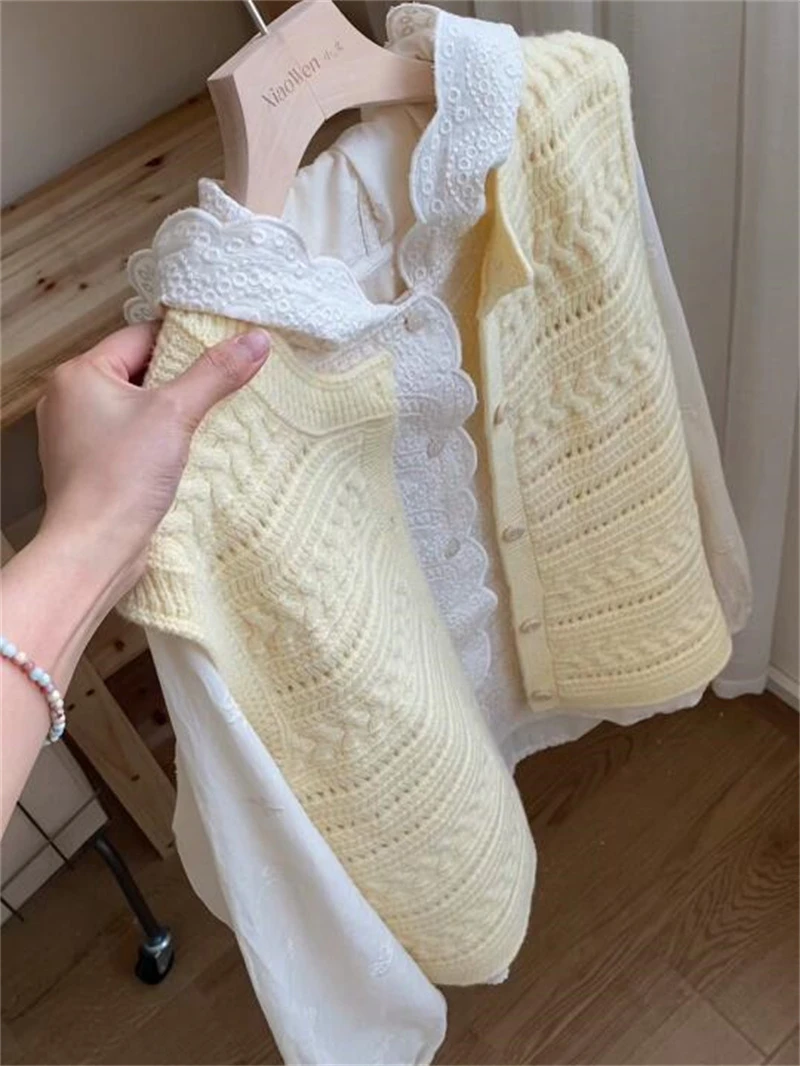 开春一整套ootd穿搭小香风套装黄色镂空针织背心灯笼袖衬衫两件套