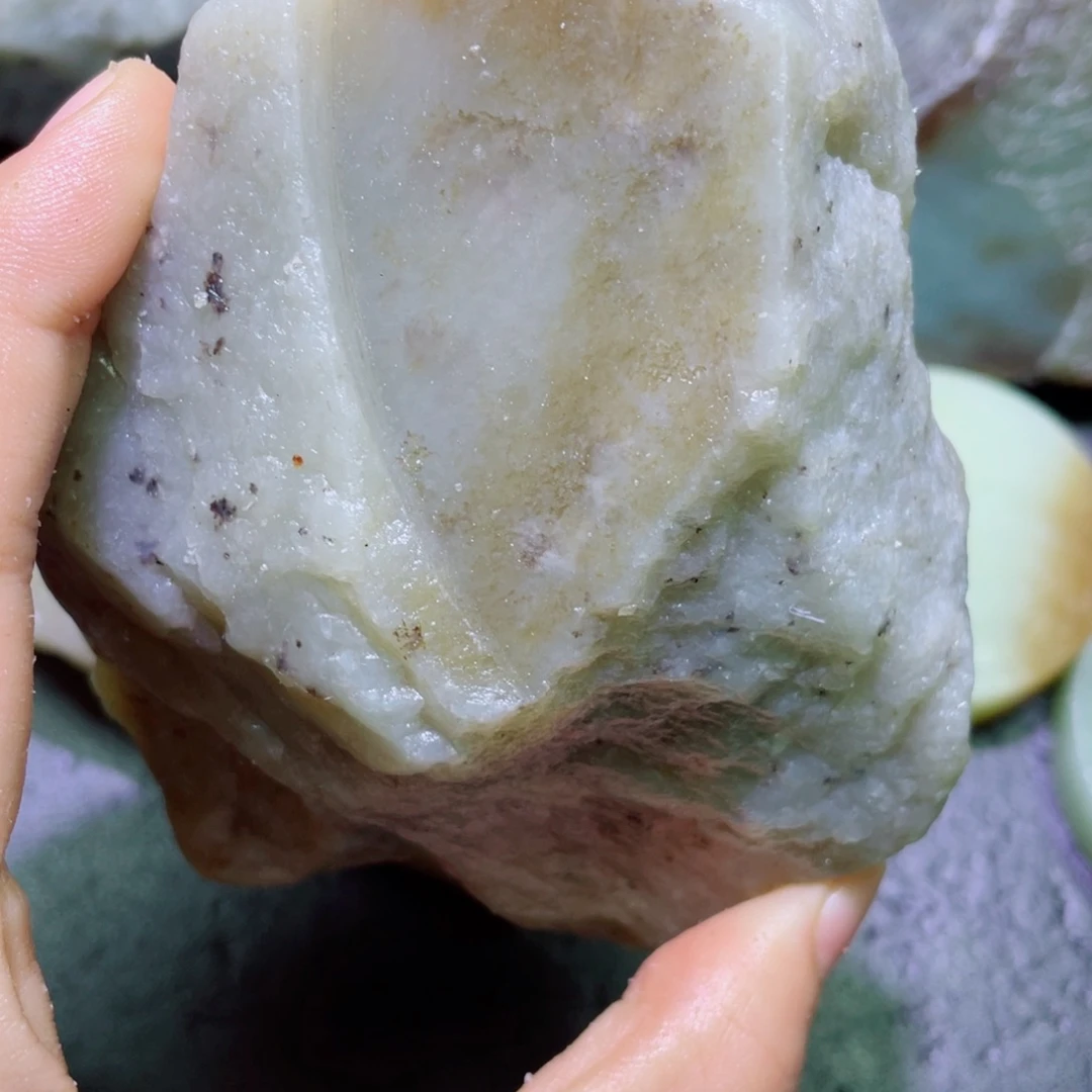 和田玉未镶嵌珠宝半成品