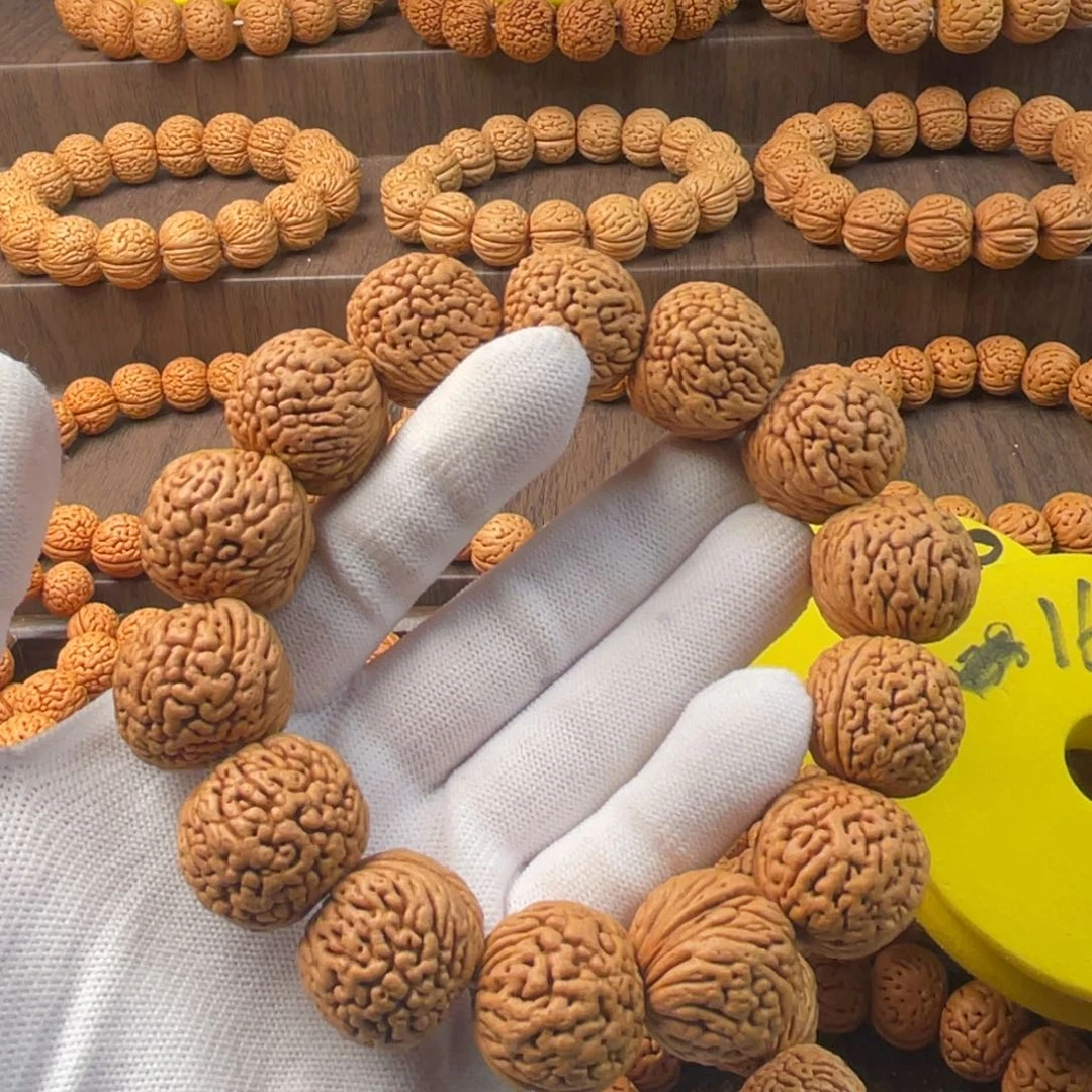 ঞ***ঞ吊坠桃核龙鳞凤尾