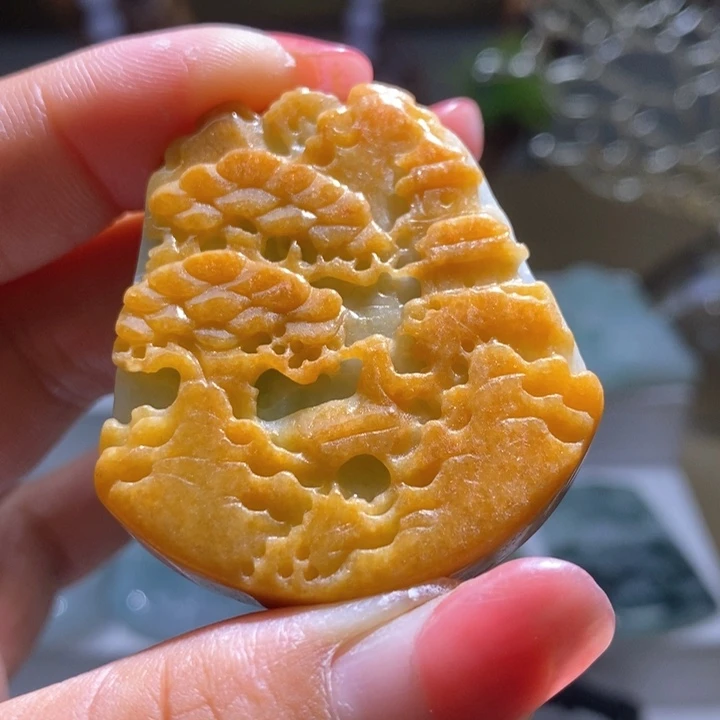 【闪购商品】翡翠未镶嵌颈饰山水