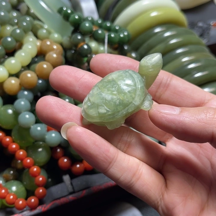 岫岩河磨玉（透闪石质玉）未镶嵌颈饰