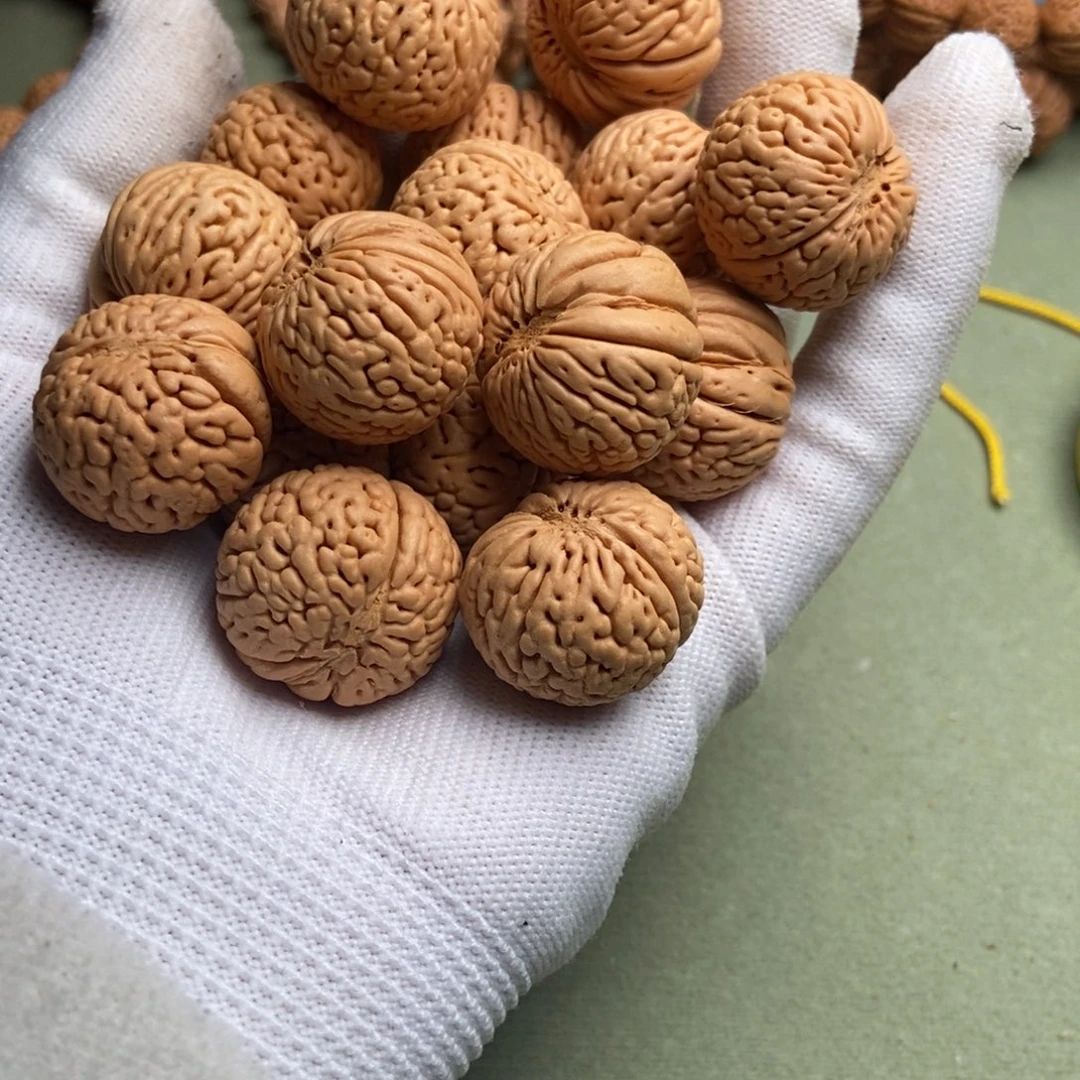 老***️吊坠桃核白月光桃核手持毕业款18颗