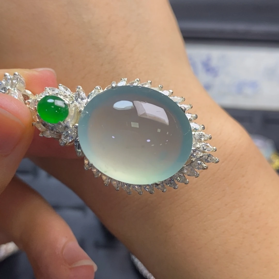 我***希定制翡翠未镶嵌不退不换