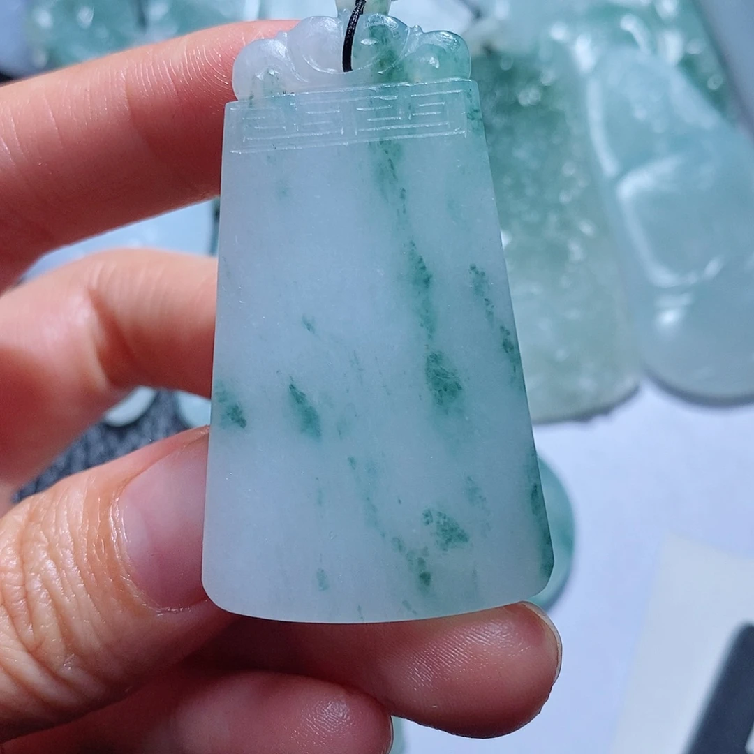 定制翡翠未镶嵌毛货付款后确认抛光