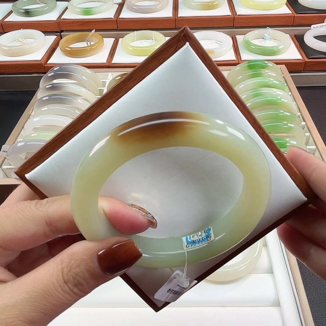 和田玉未镶嵌手镯56糖青