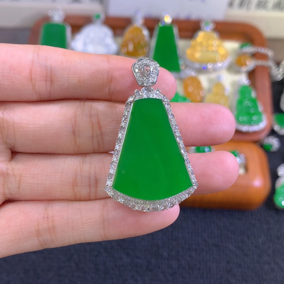 翡翠18K金镶嵌吊坠(不含链)无事牌