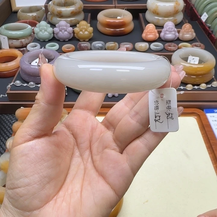 石英岩玉未镶嵌手镯58