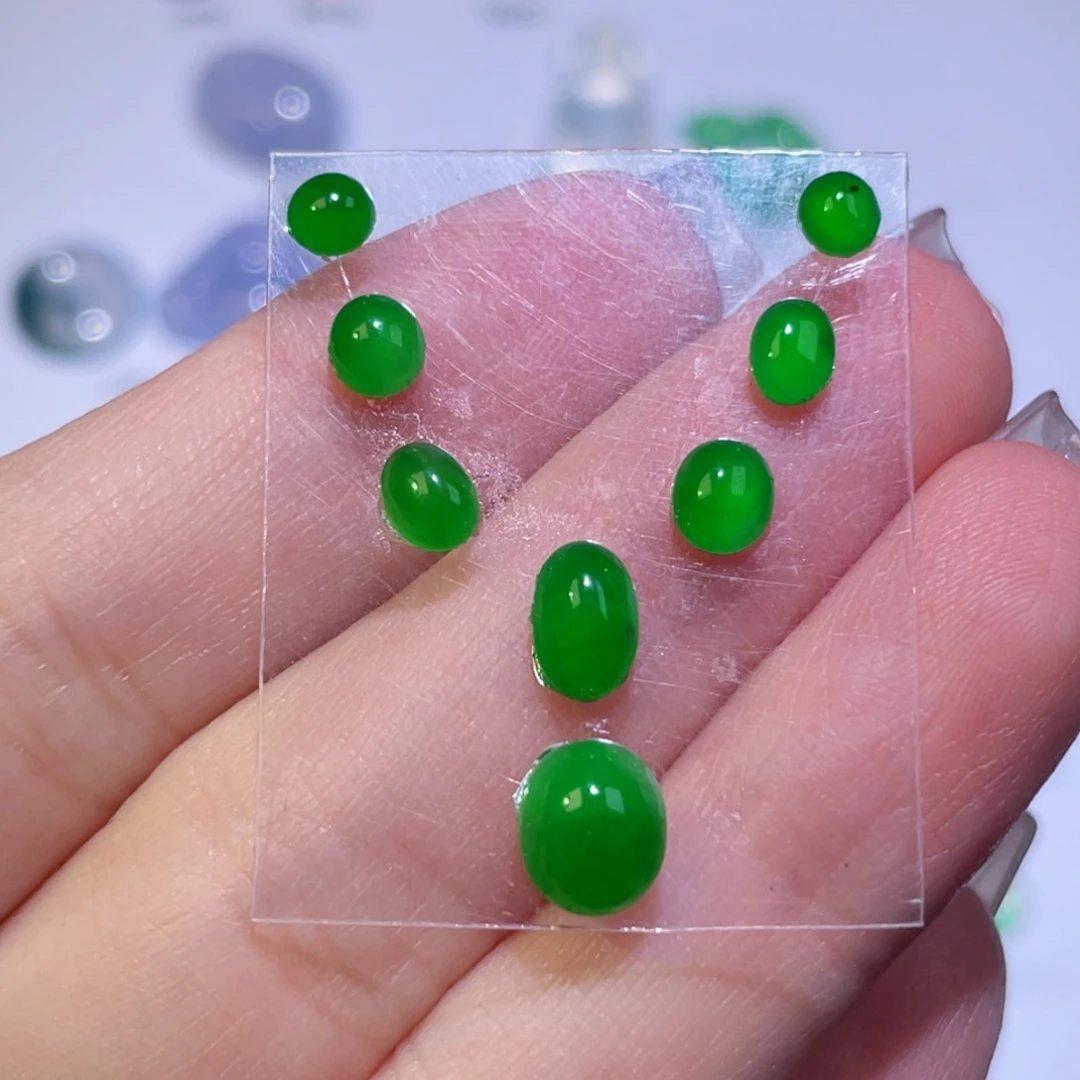 翡翠未镶嵌颈饰裸石