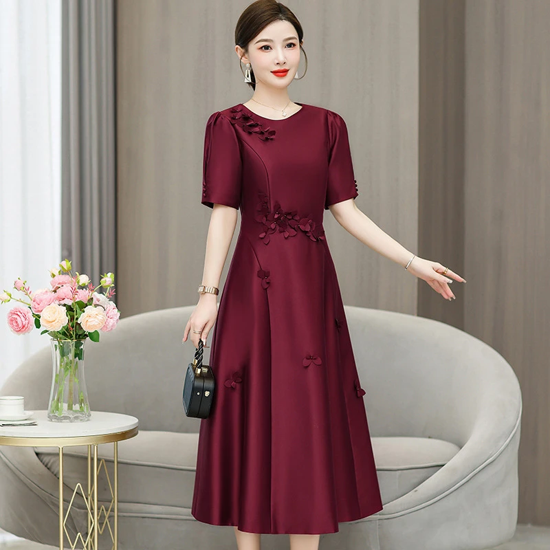 喜婆婆婚宴装酒红色礼服裙2024夏季新款妈妈装复古气质绣花连衣裙