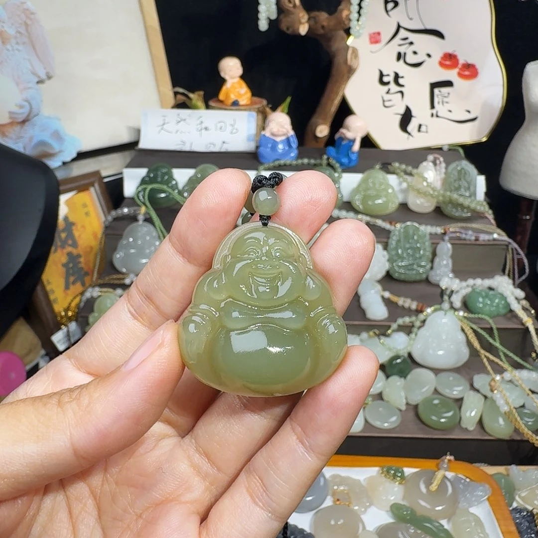 当***常和田玉未镶嵌颈饰