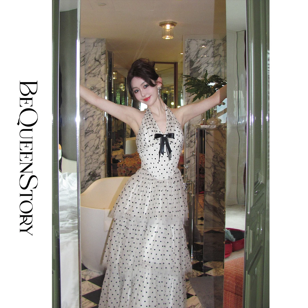 余潇潇【致敬经典】轻奢赫本风深V波点蝴蝶结挂脖式连衣裙