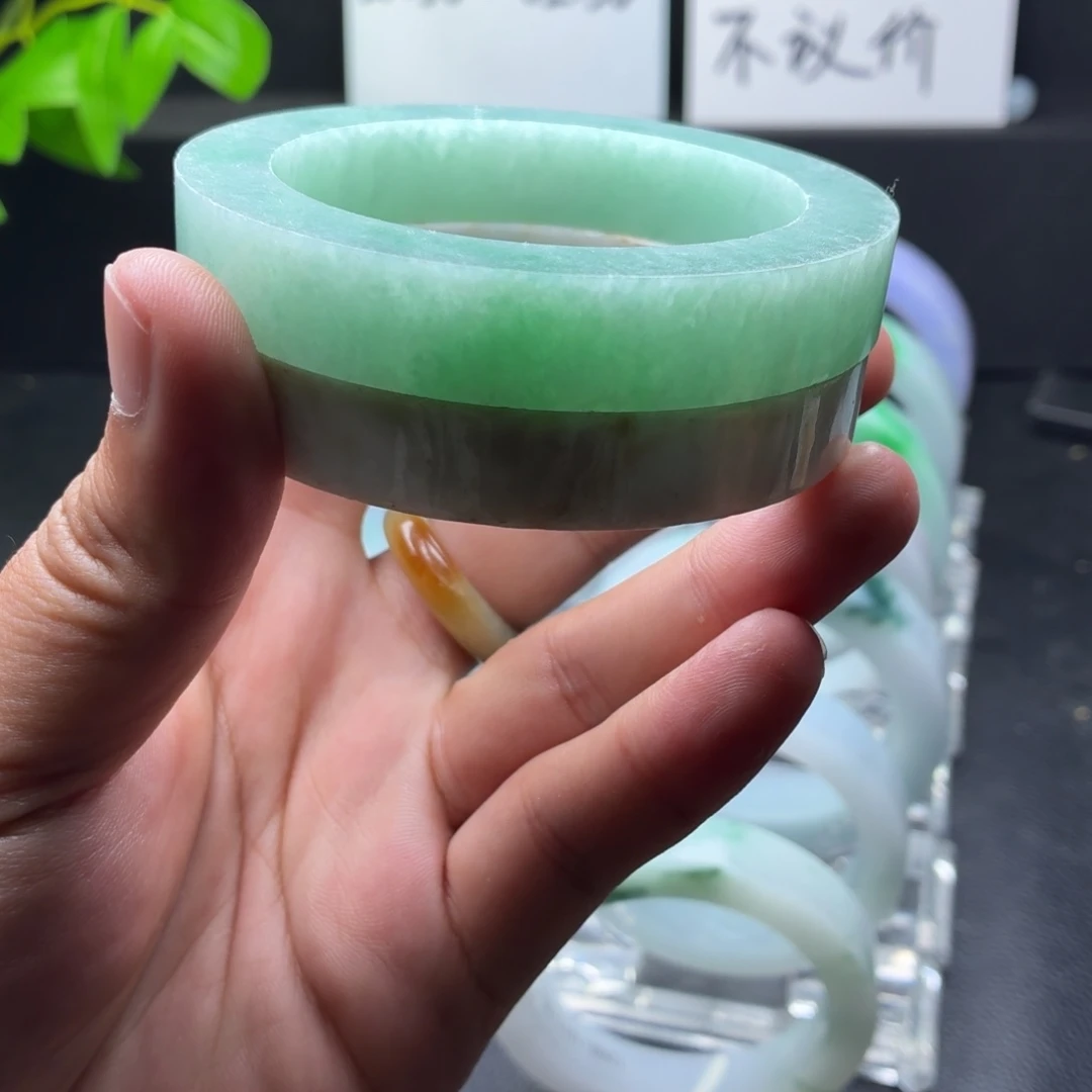 定制翡翠未镶嵌翡翠葡萄绿满绿果绿