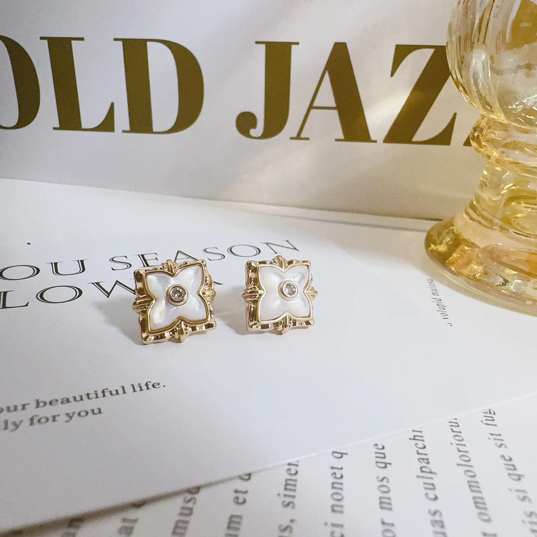 铜合金贝壳耳饰 1081 白色贝壳耳钉