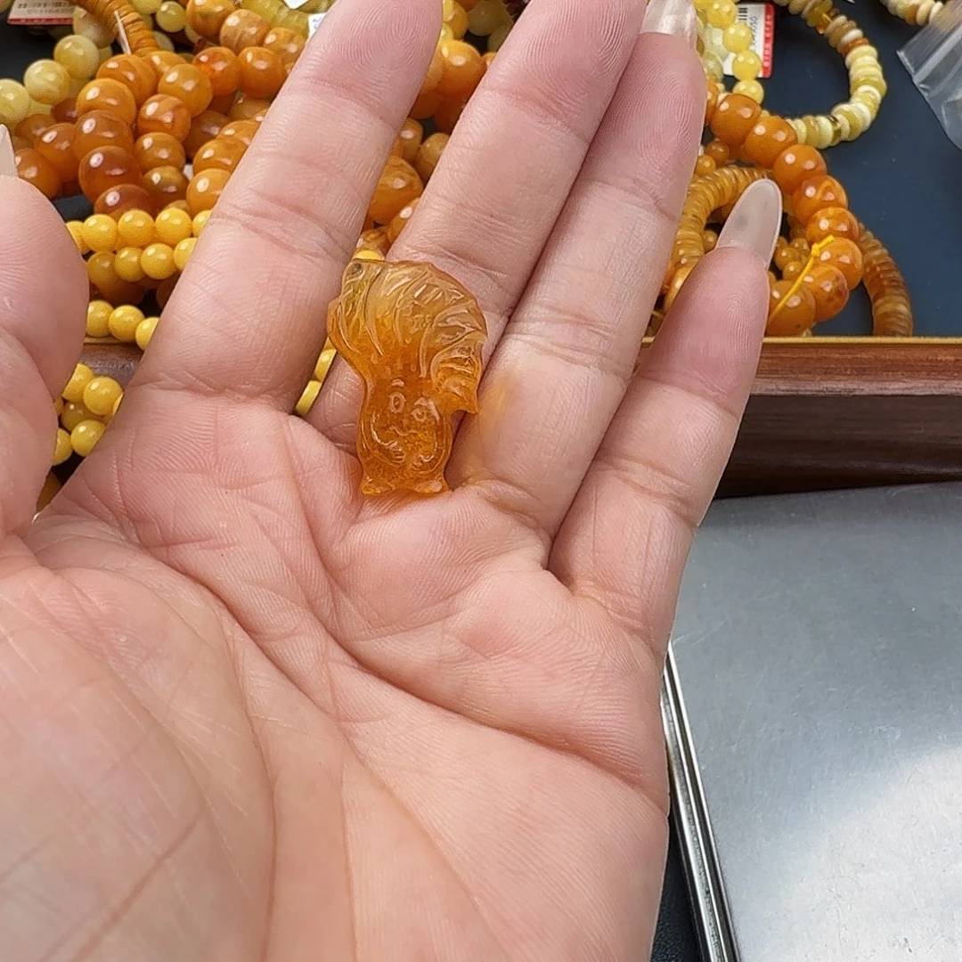 琥珀未镶嵌珠宝奇石