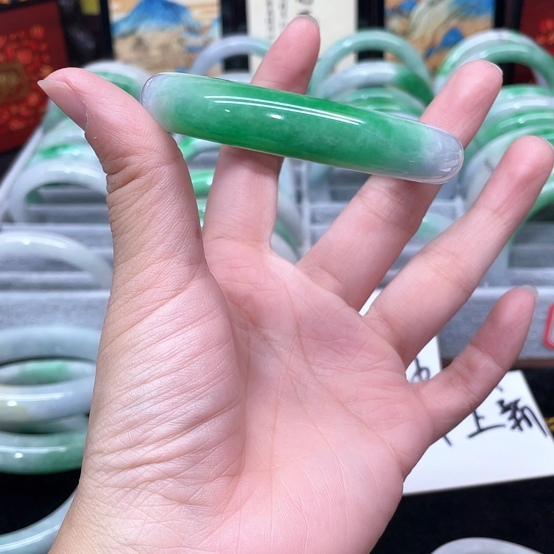 Z***；以图为准云主播007