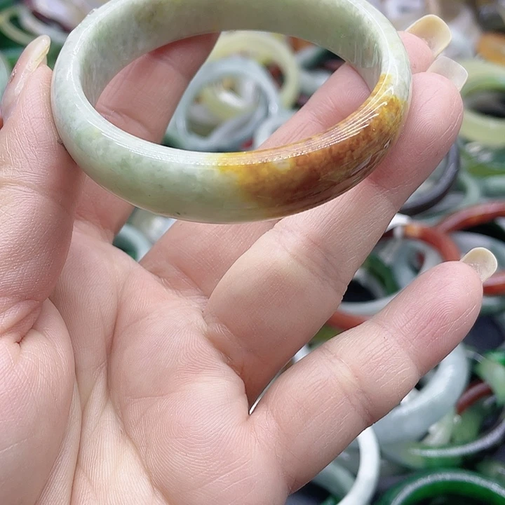 翡翠未镶嵌手镯手镯