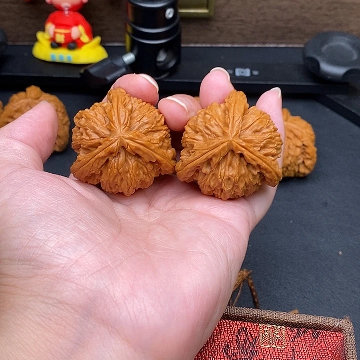 把件文玩核桃白奔