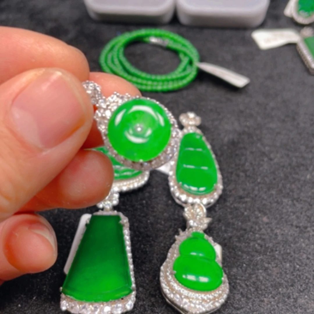 【闪购商品】翡翠颈饰银S925镶嵌吊坠