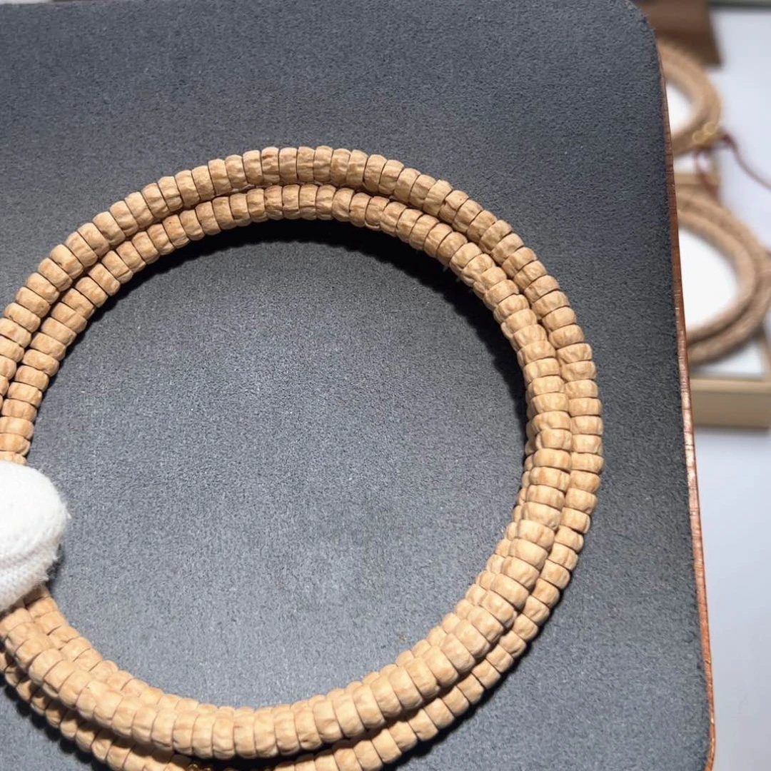 柏香籽/百香籽吊坠。**？药片