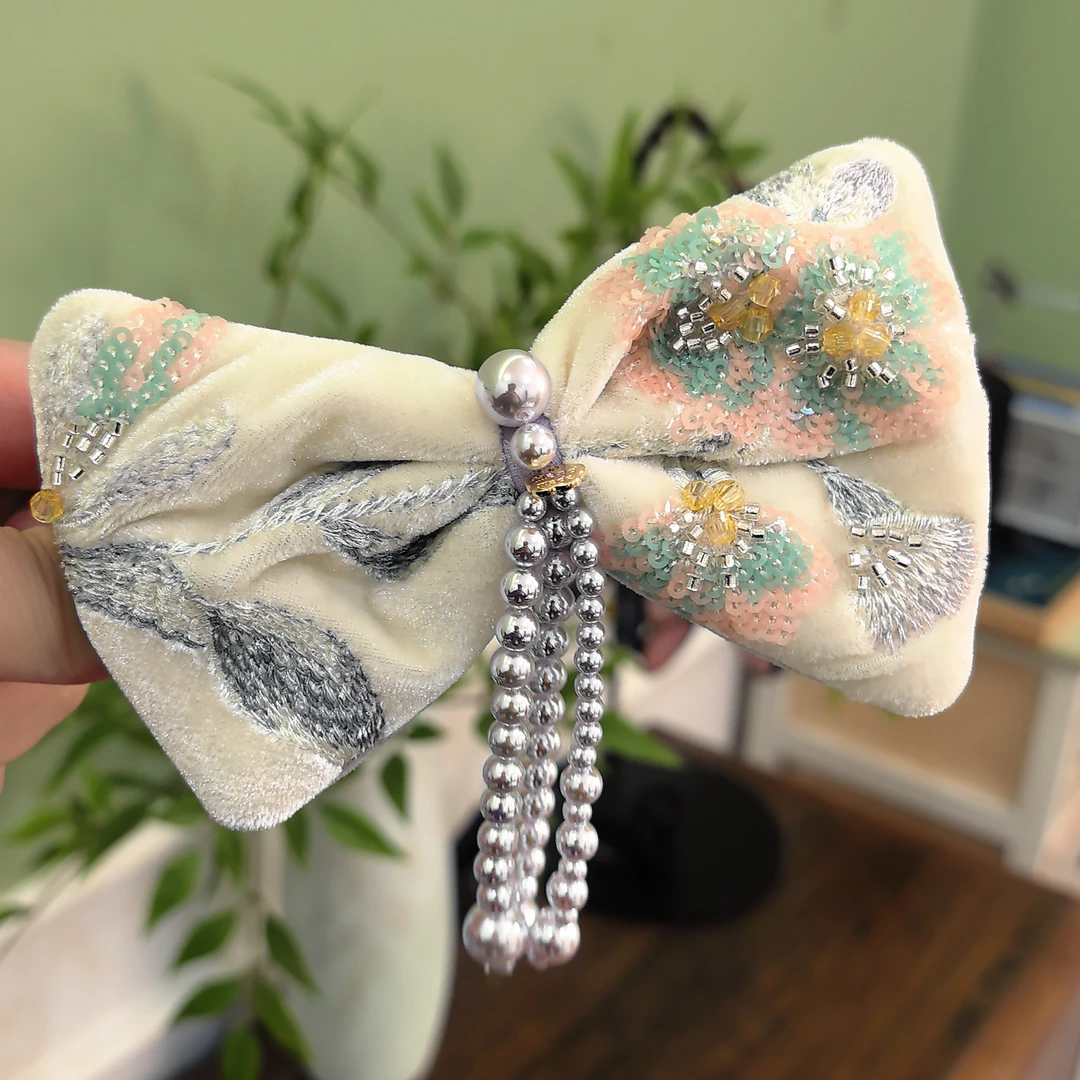 FUXI/福熙极光天女珠机器法绣定位绣蝴蝶结流苏十公分弹夹WM-776