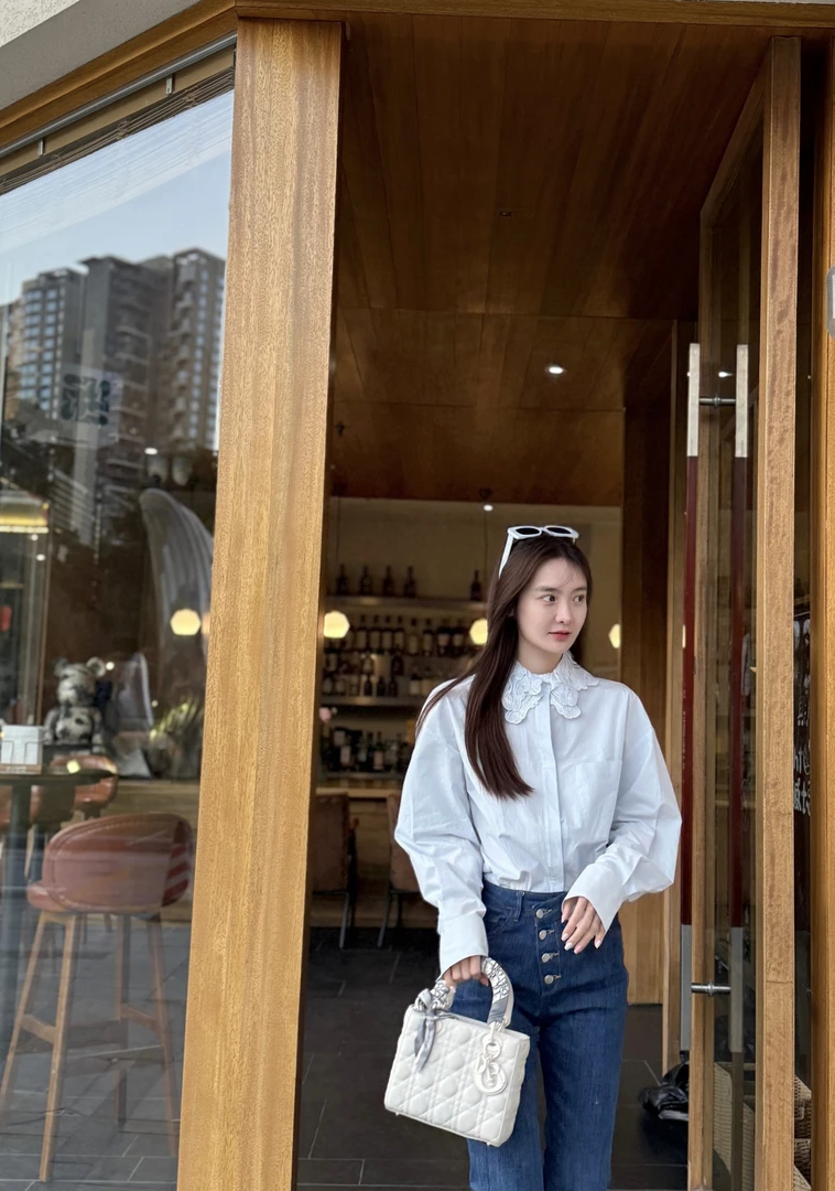 Tsuen荃壹 “冰晶蓝”匹马棉蕾丝领衬衫