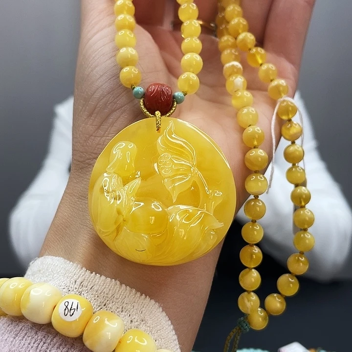 琥珀颈饰未镶嵌花开见佛吊坠