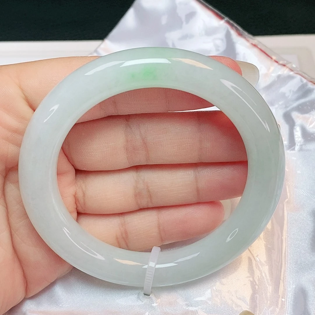 翡翠手镯未镶嵌胖圆条58.2