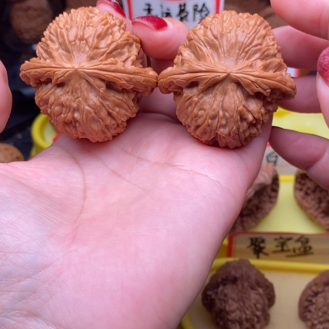 周***一把件文玩核桃球白