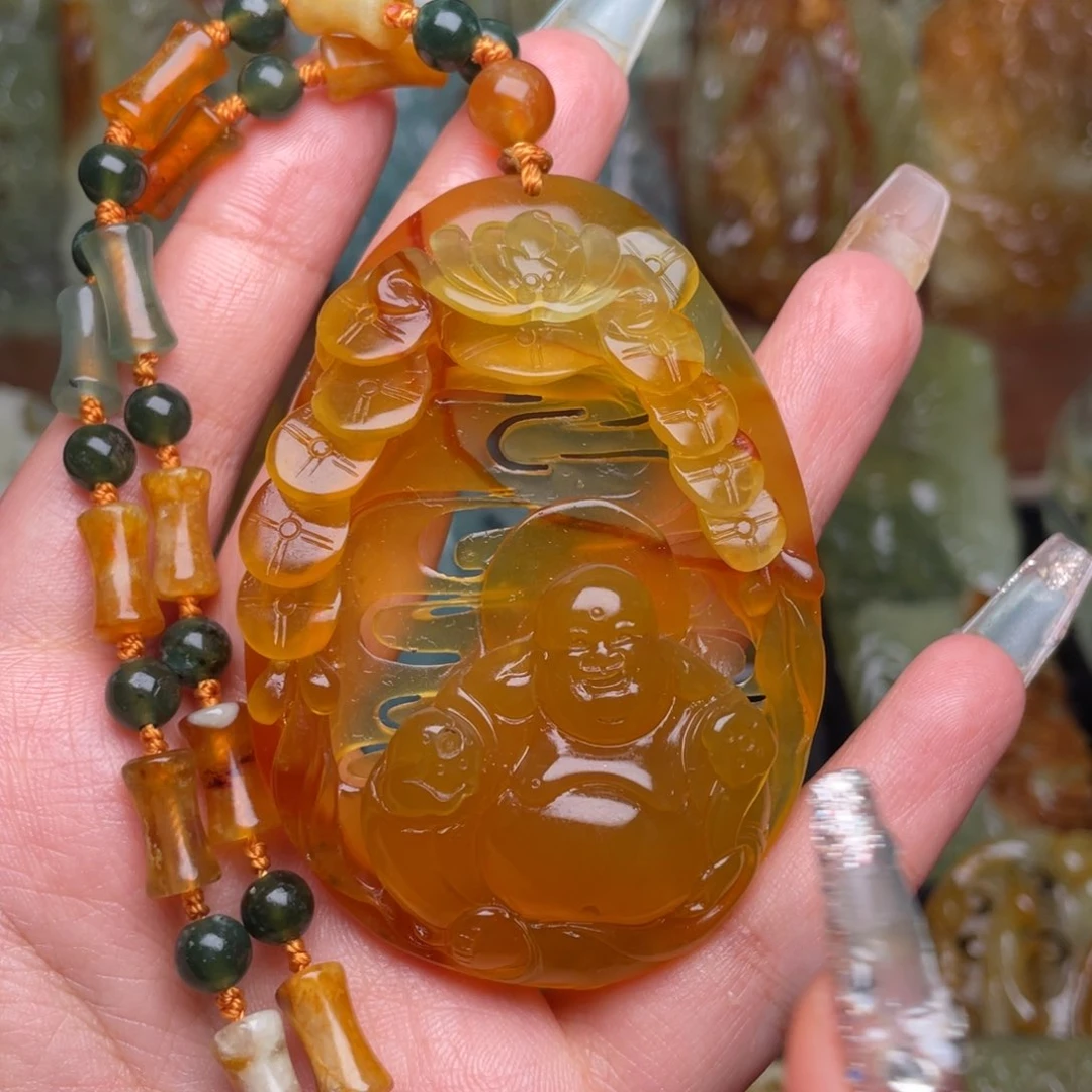 刘****蛇纹石玉未镶嵌颈饰