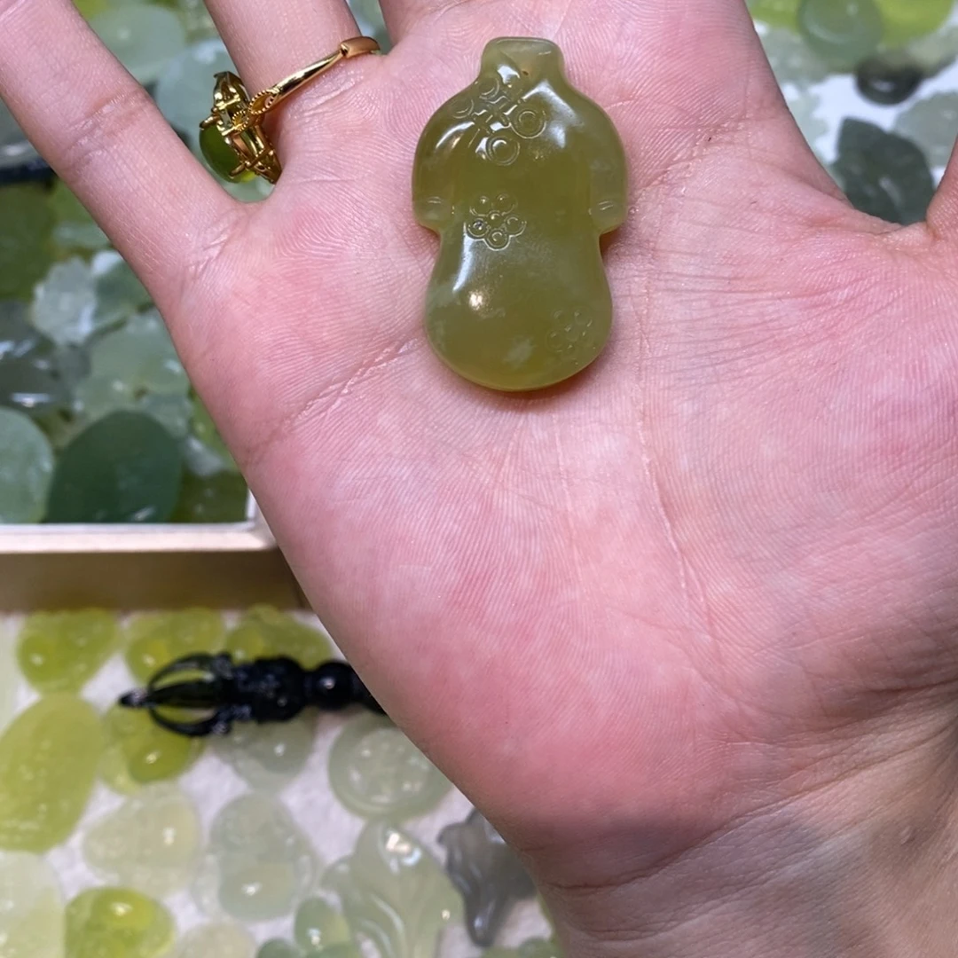 岫玉未镶嵌吊坠(不含链)