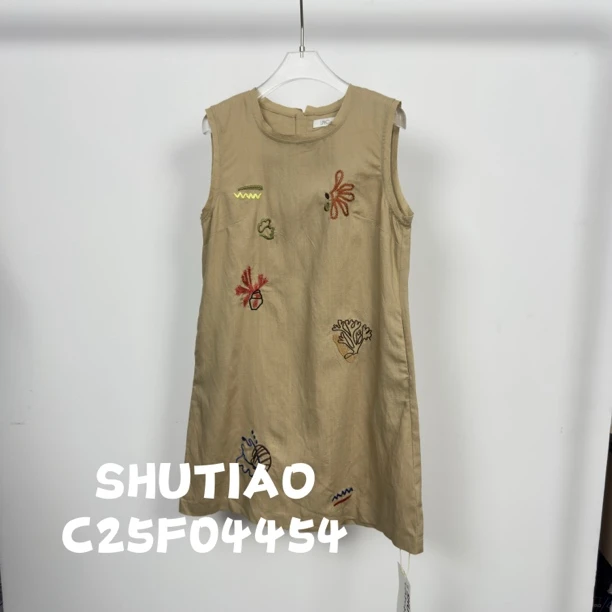 【SHUTIAO】2025夏季：新款小众设计款连衣裙C25F04454