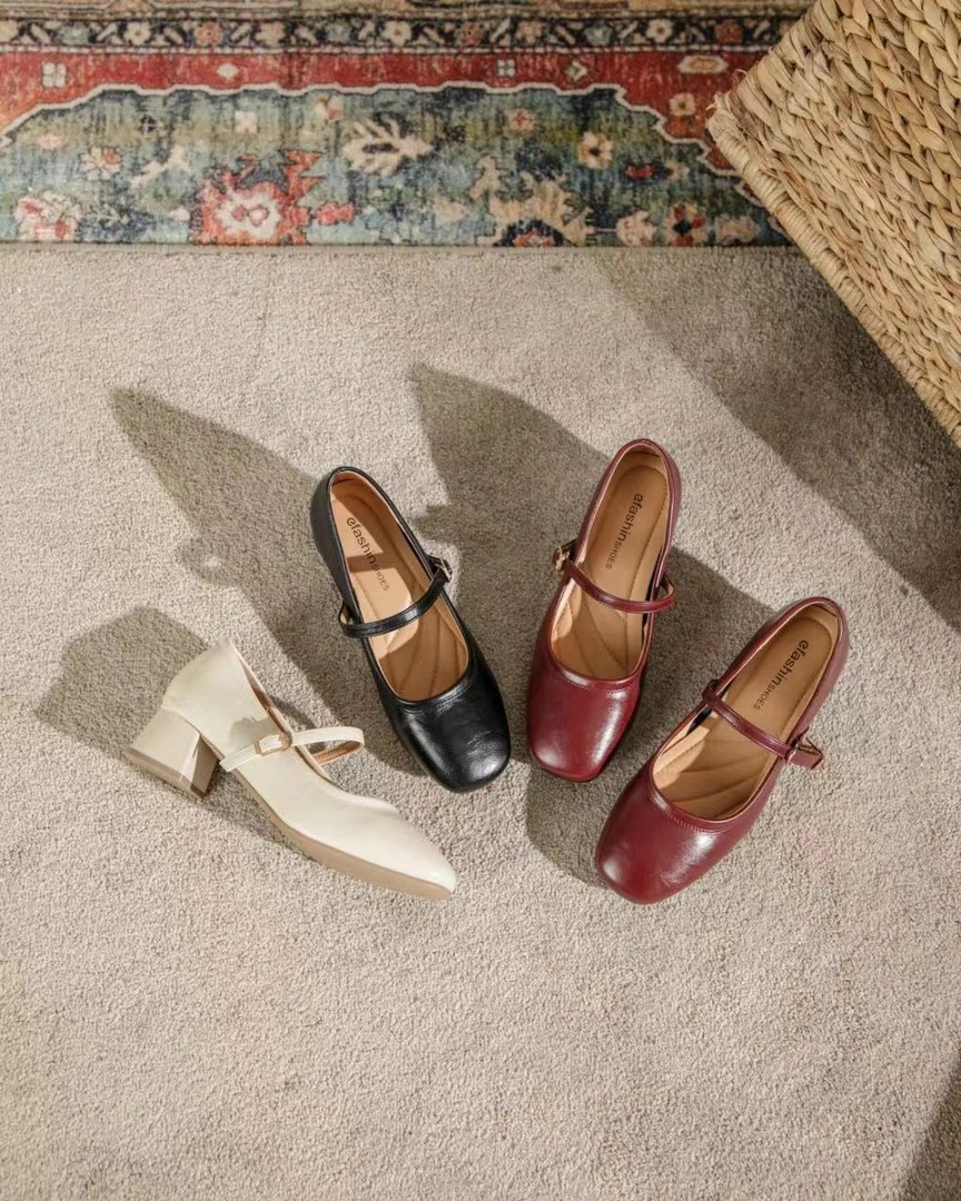 【品牌力荐】法式高级感春夏新款仙女风复古气质包头粗跟单鞋1167