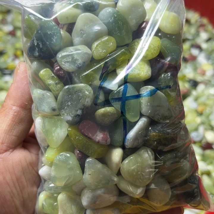 未镶嵌蛇纹石玉鱼缸石盆景石