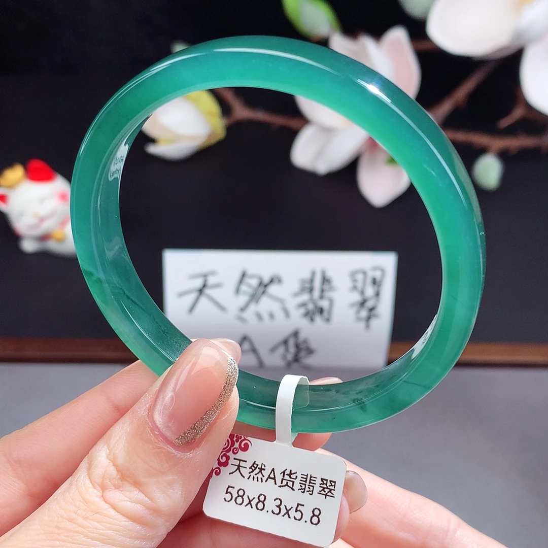 翡翠手镯（圆镯）未镶嵌