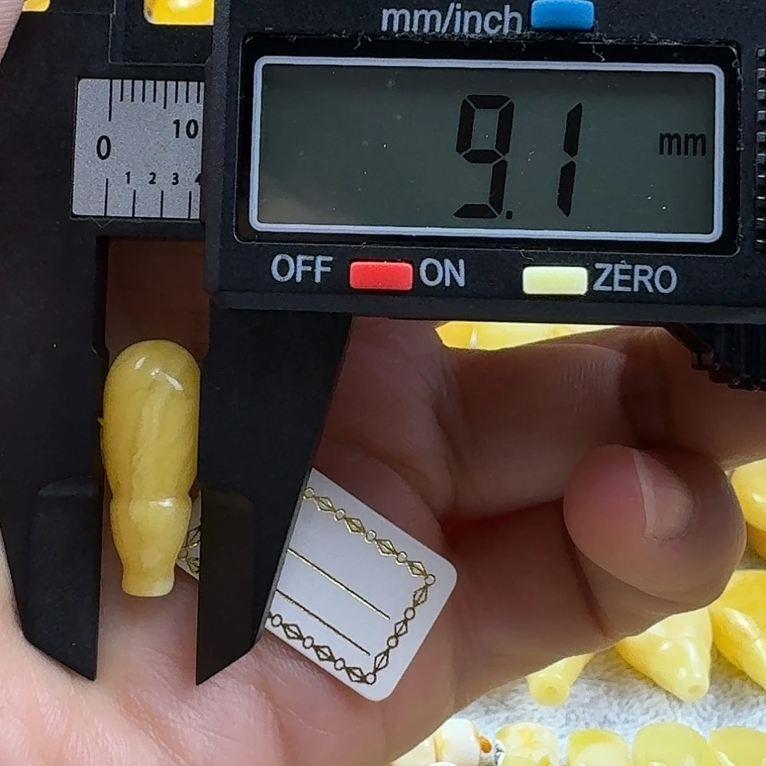 蜜蜡未镶嵌裸石26