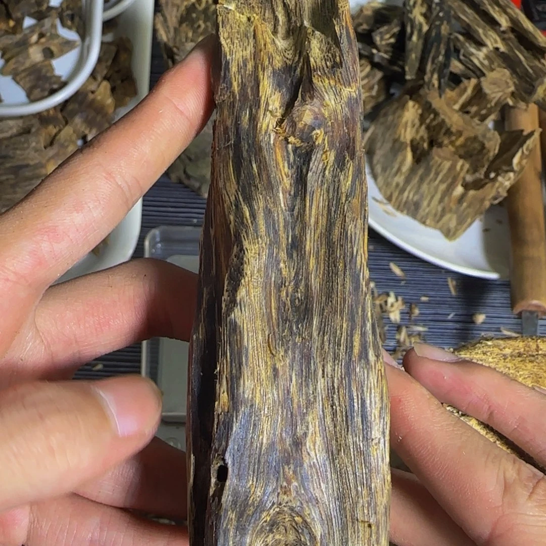 沉香虫漏手把件发一份