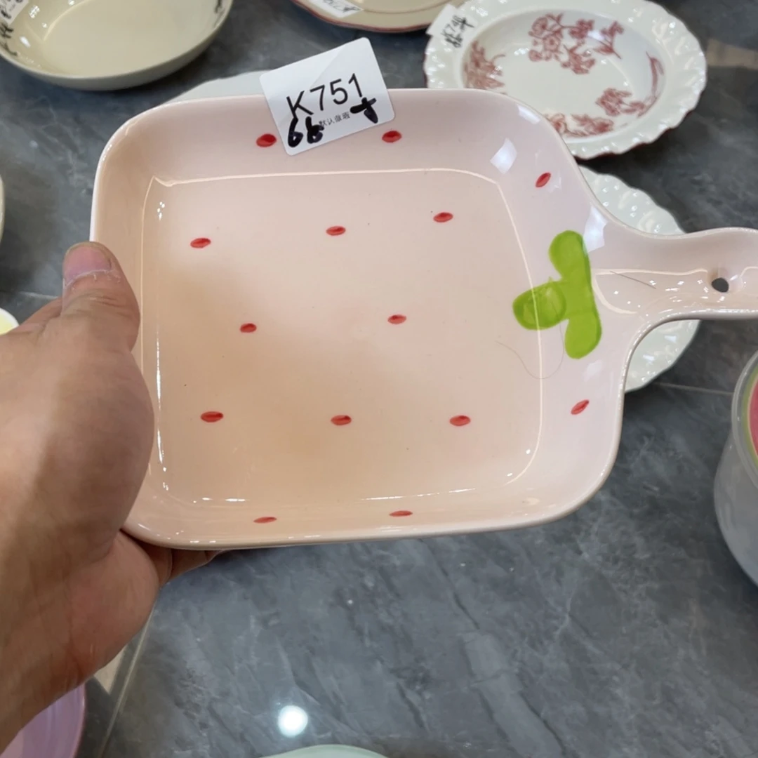 陶瓷微瑕餐具介意勿拍，满18飞！