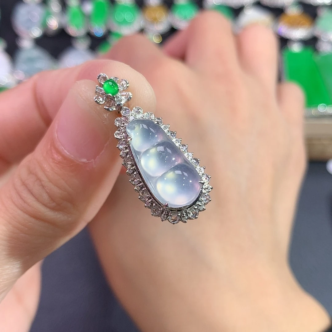 翡翠吊坠(赠链)18K金镶嵌