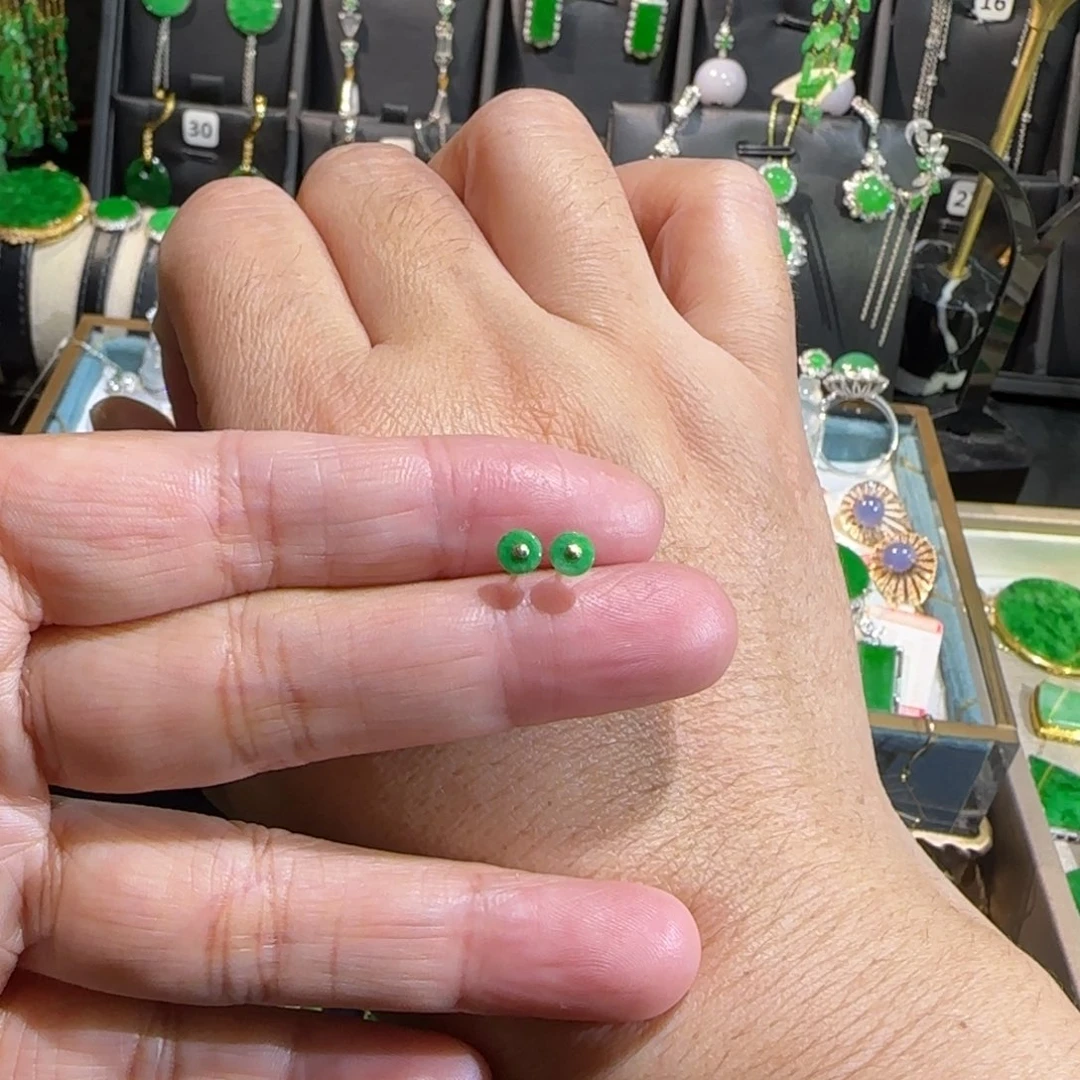 翡翠18K金镶嵌颈饰耳钉