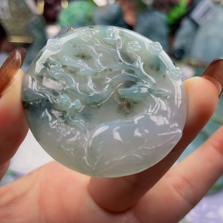 翡翠未镶嵌颈饰挂件