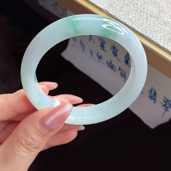 翡翠未镶嵌手镯手镯