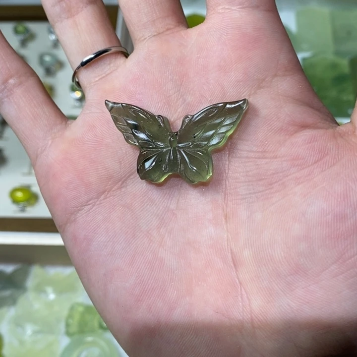 未镶嵌蛇纹石玉吊坠(不含链)17