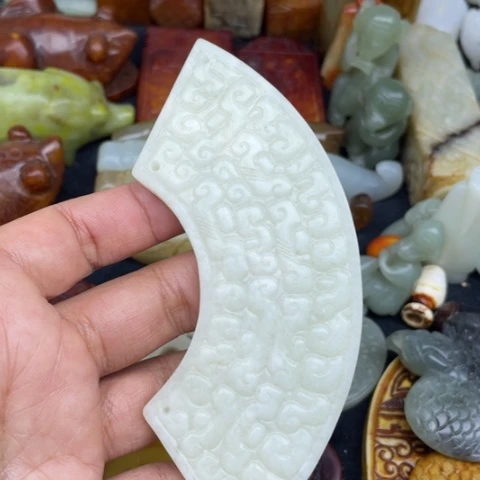 蛇纹石玉未镶嵌颈饰50