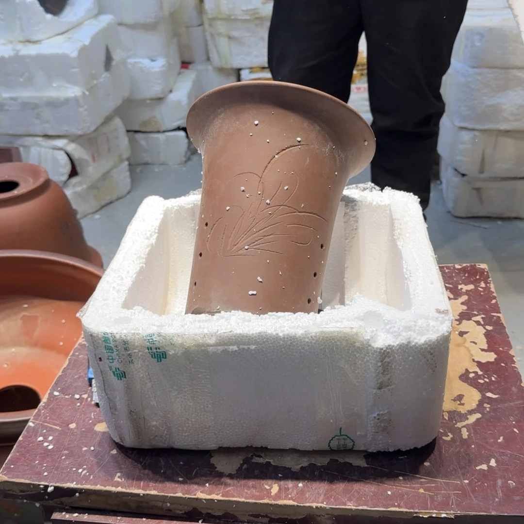 紫砂花盆瑕疵和瑕疵都