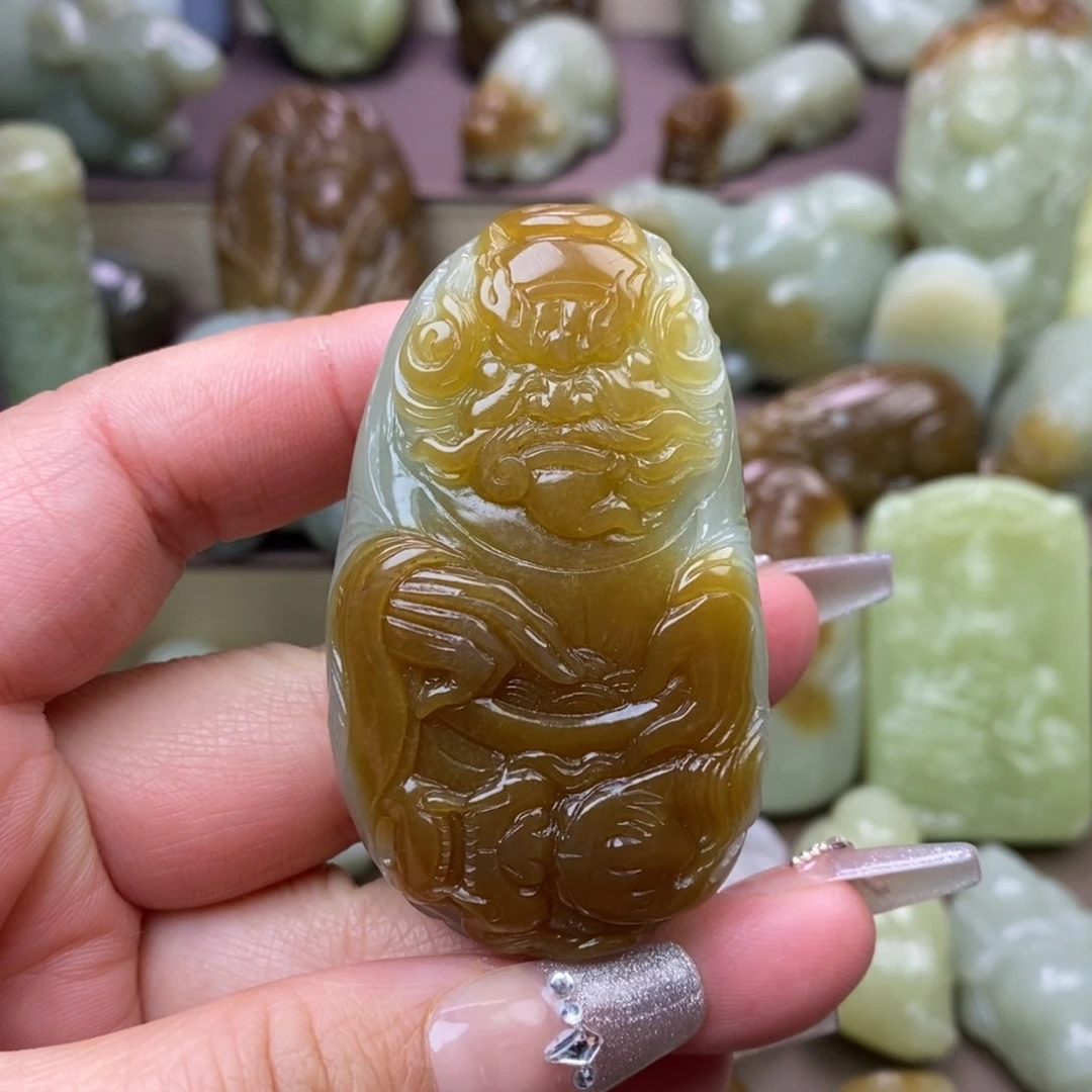 和田玉未镶嵌把件