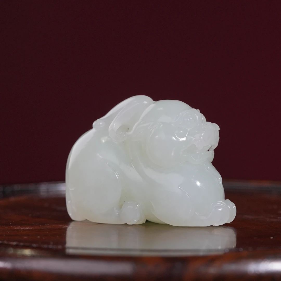 lot8824 和田玉貔貅挂坠/云南典藏