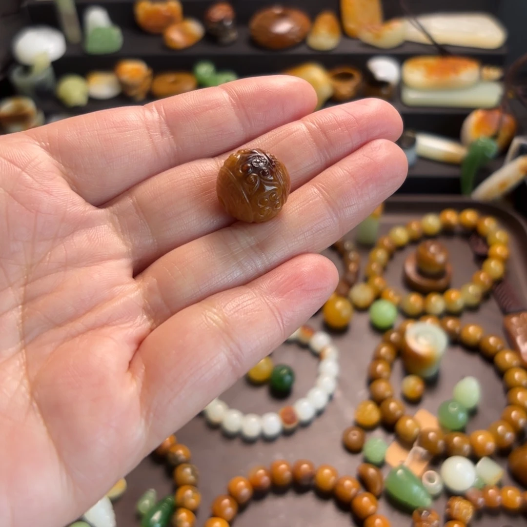 说***°和田玉未镶嵌颈饰