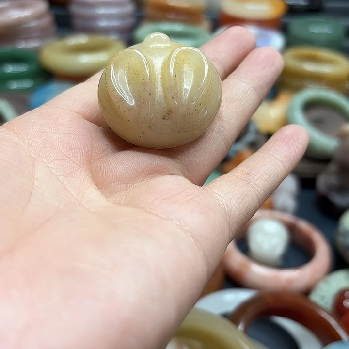 石英岩玉合金颈饰